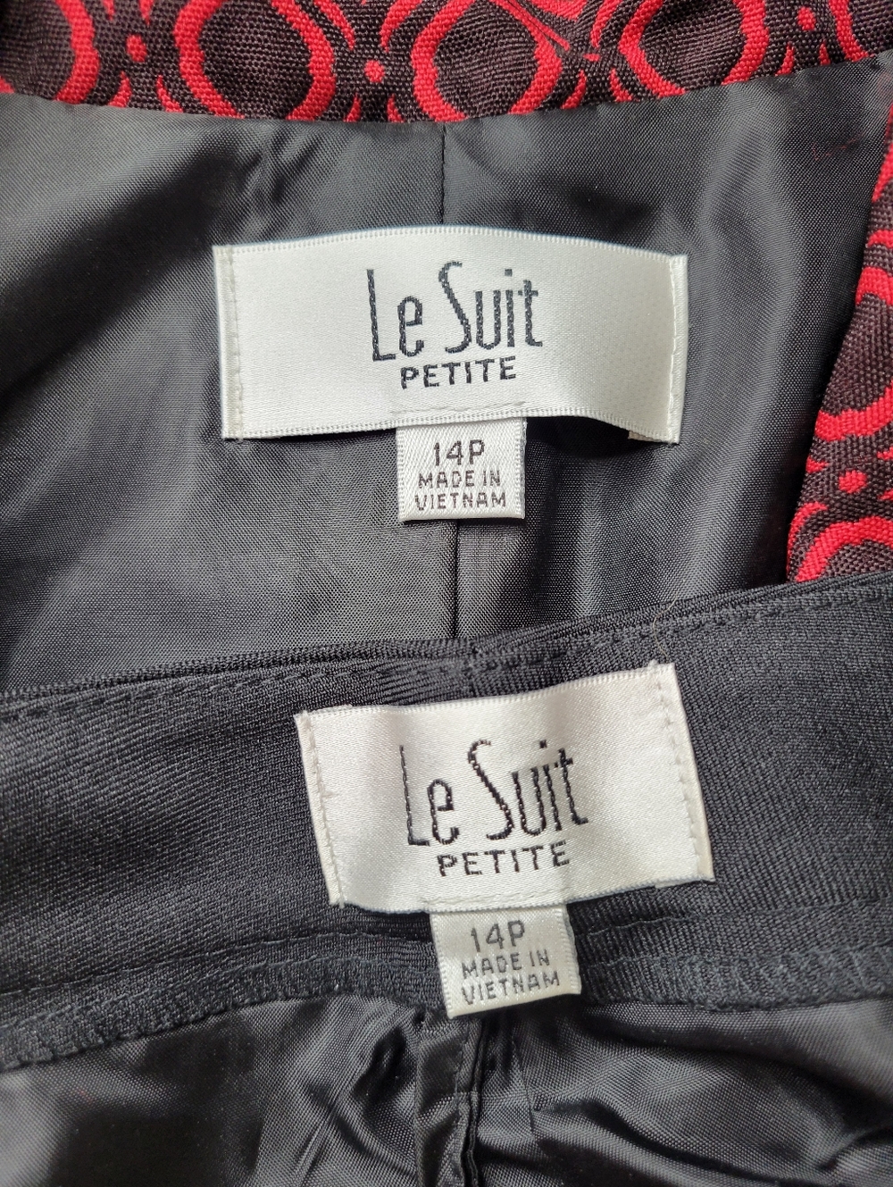 Le Suit Pant Suit Size 14P Red Black Blazer Solid Black Pleated Pants Belt Lined - Picture 8 of 11